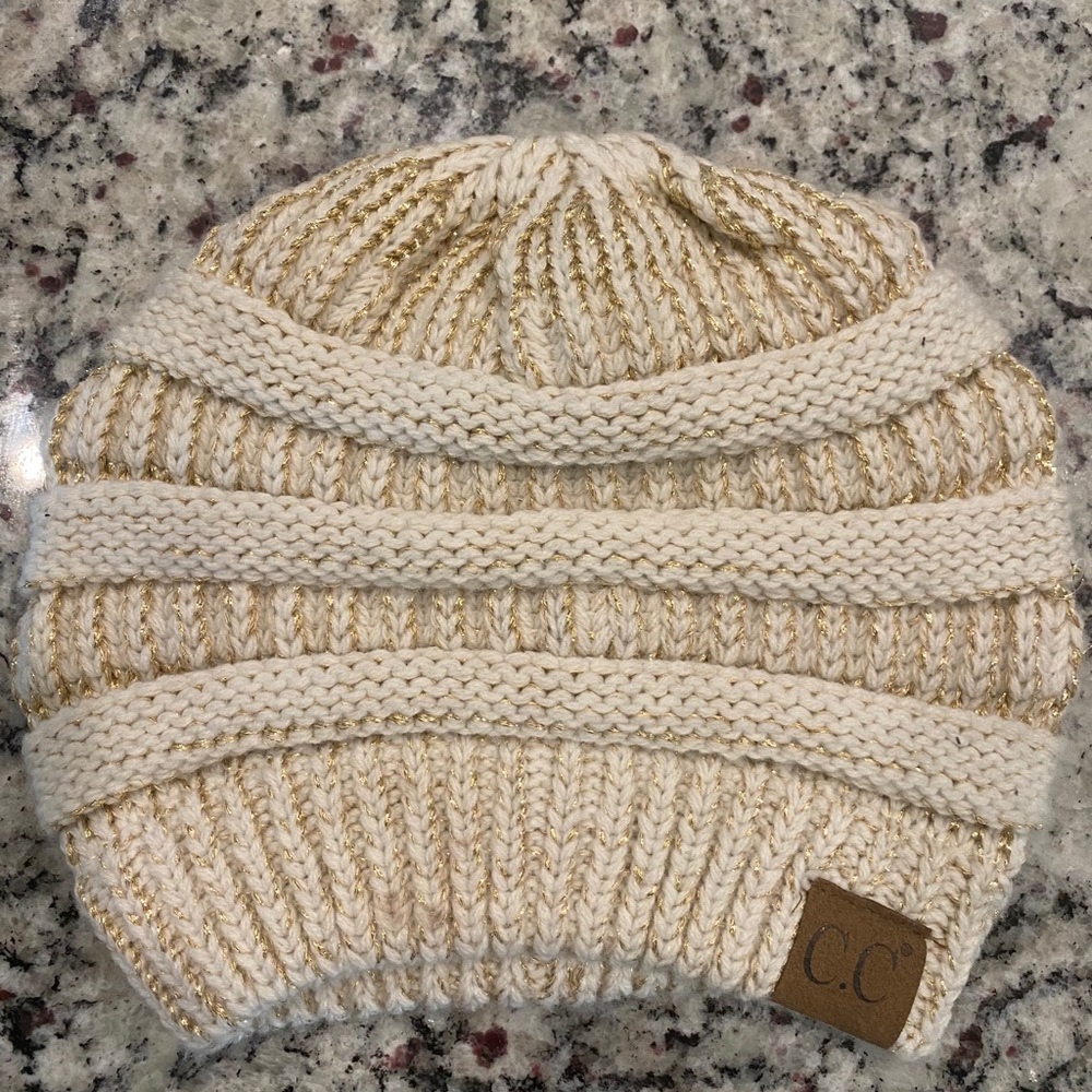 Beanie! Great condition.